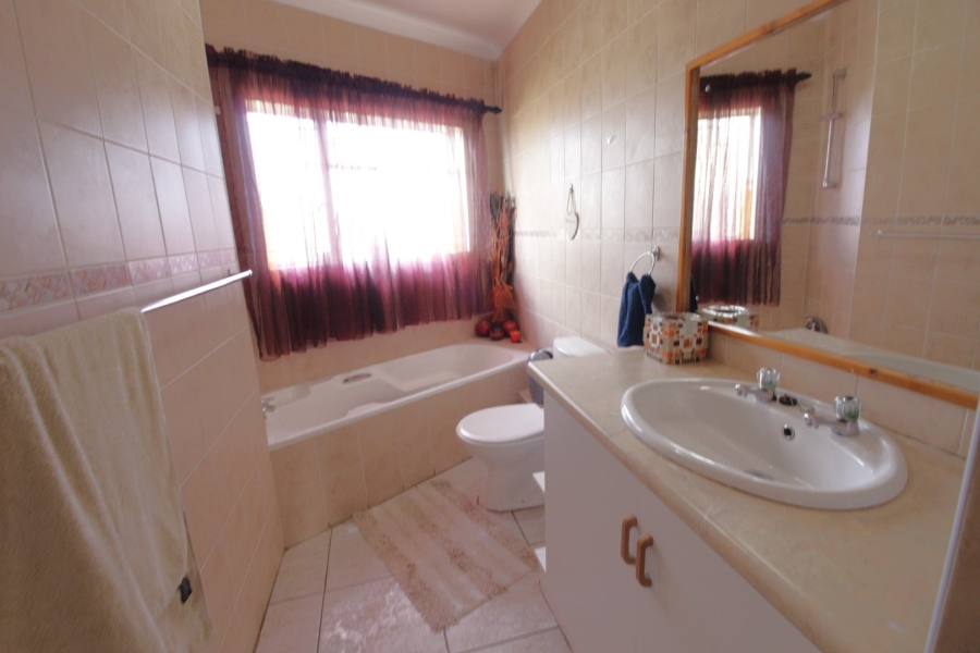 4 Bedroom Property for Sale in Aston Bay Eastern Cape